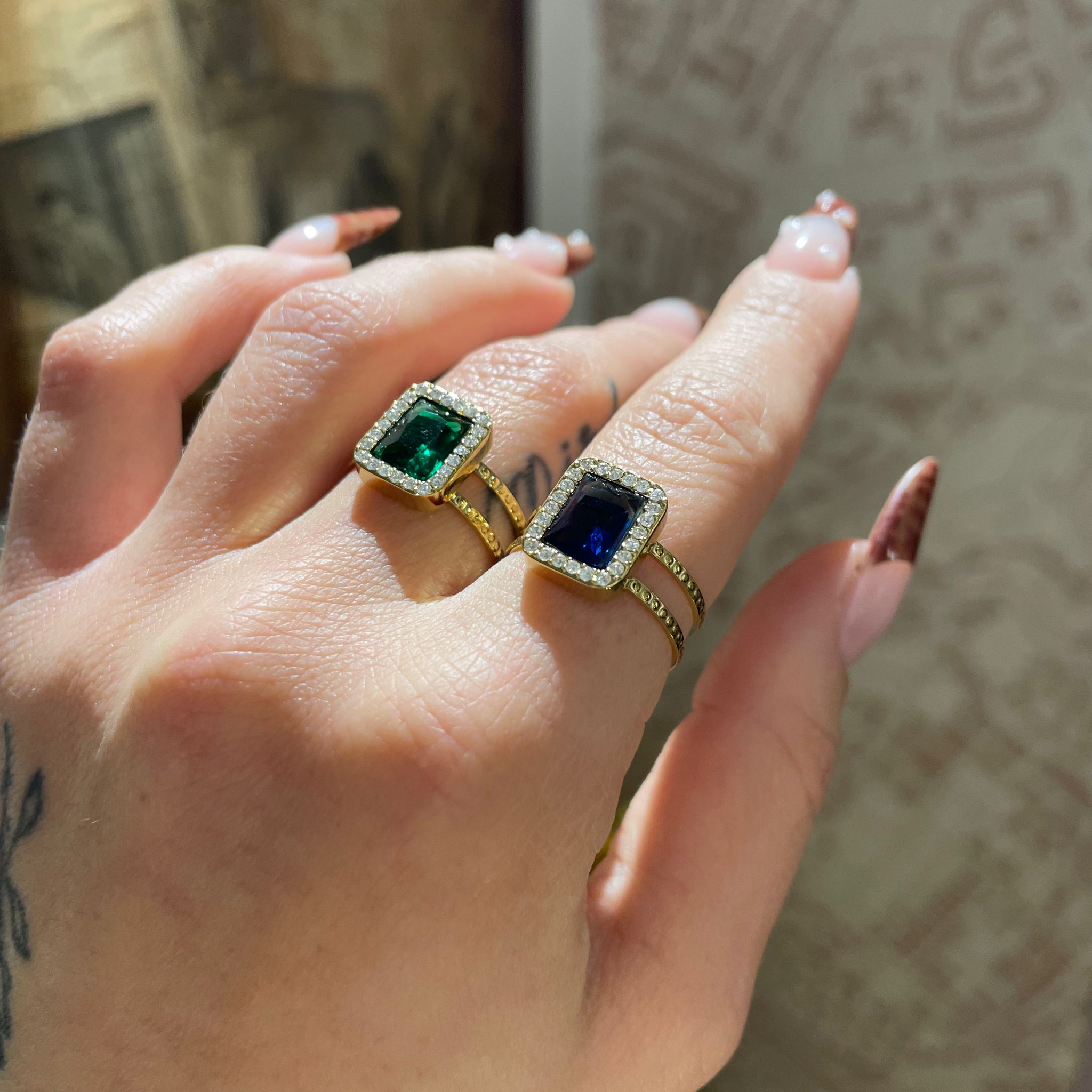 Anello 2025 pietra colorata